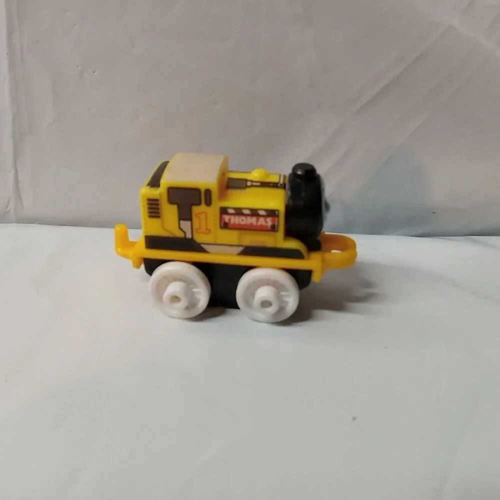 Thomas & Friends MINIS - Construction Thomas the Tank Engine - 2014 Mattel Train